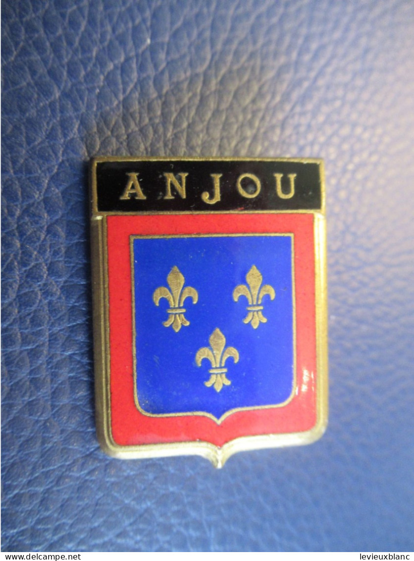 Marine /Ecusson Cloisonné émaillé/avec Bandeau "ANJOU"/Ecu De La Province /Courtois/Vers 1980-1990   INS169 - Marine