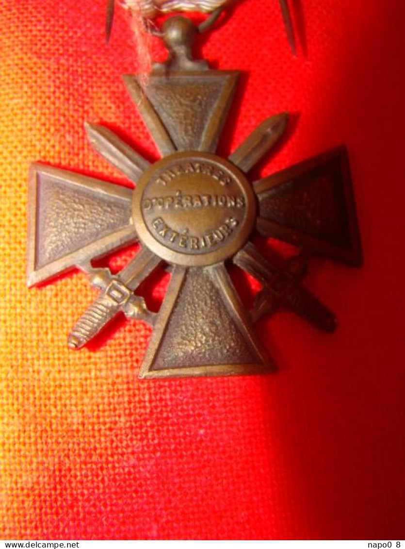 Croix De Guerre Des Théâtres D'opérations Extérieures   ( Décret Du 30 Avril 1921  ) - France