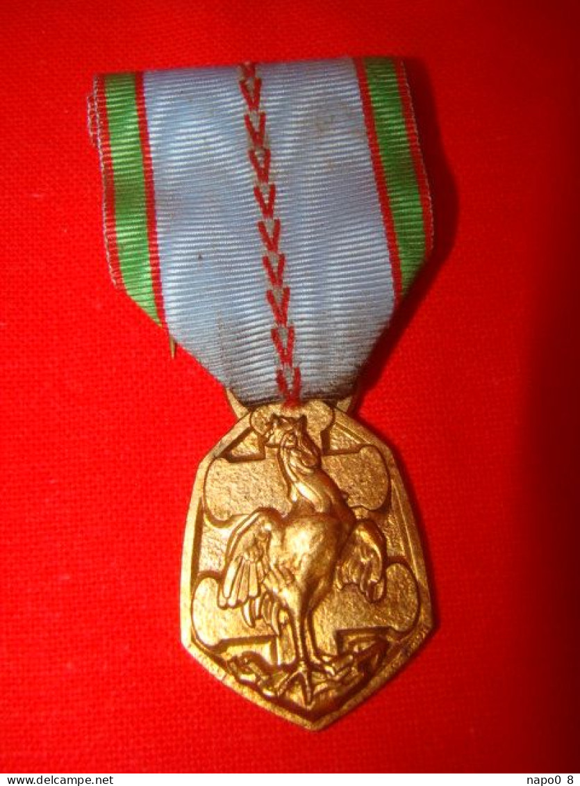 Médaille Commémorative Française De La Guerre ( 1939-1945) - Frankrijk