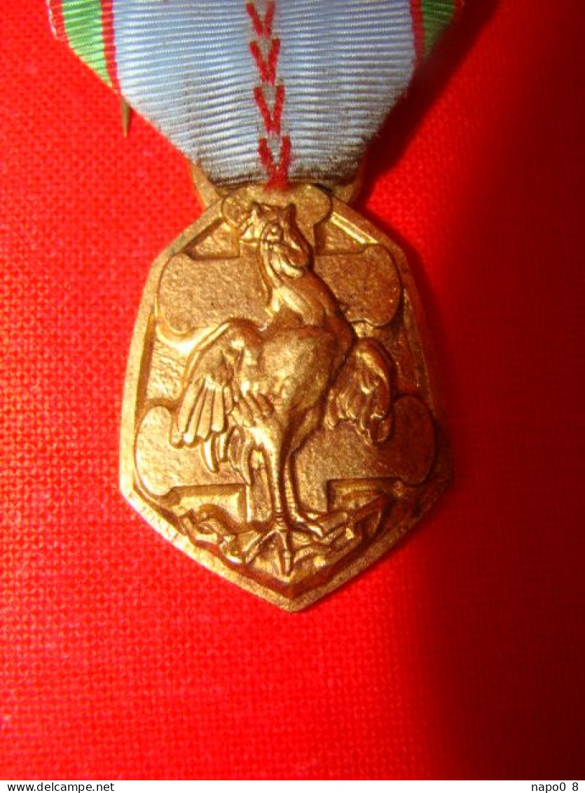 Médaille Commémorative Française De La Guerre ( 1939-1945) - Frankrijk