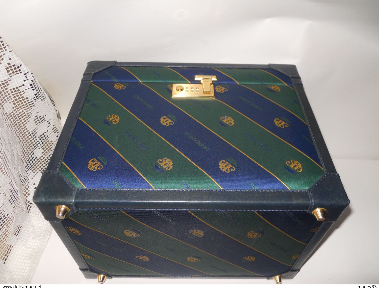 Ensemble De Voyage Vanity Case Et Housse Vêtements Au Sigle Société Des Bains De Mer De Monaco - Autres & Non Classés