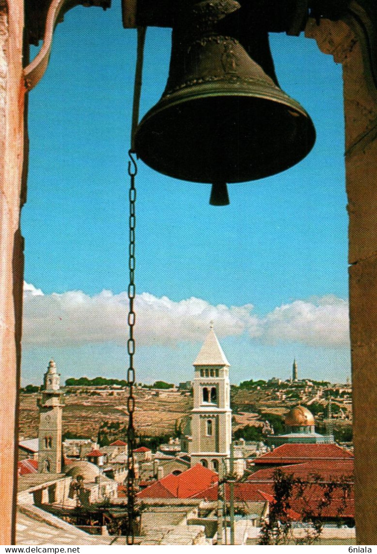 19712  JERUSALEM  VUE PARTIELLE AVEC LE MONT DES OLIVIERS ( Cloche)   ( 2 Scans) - Israel