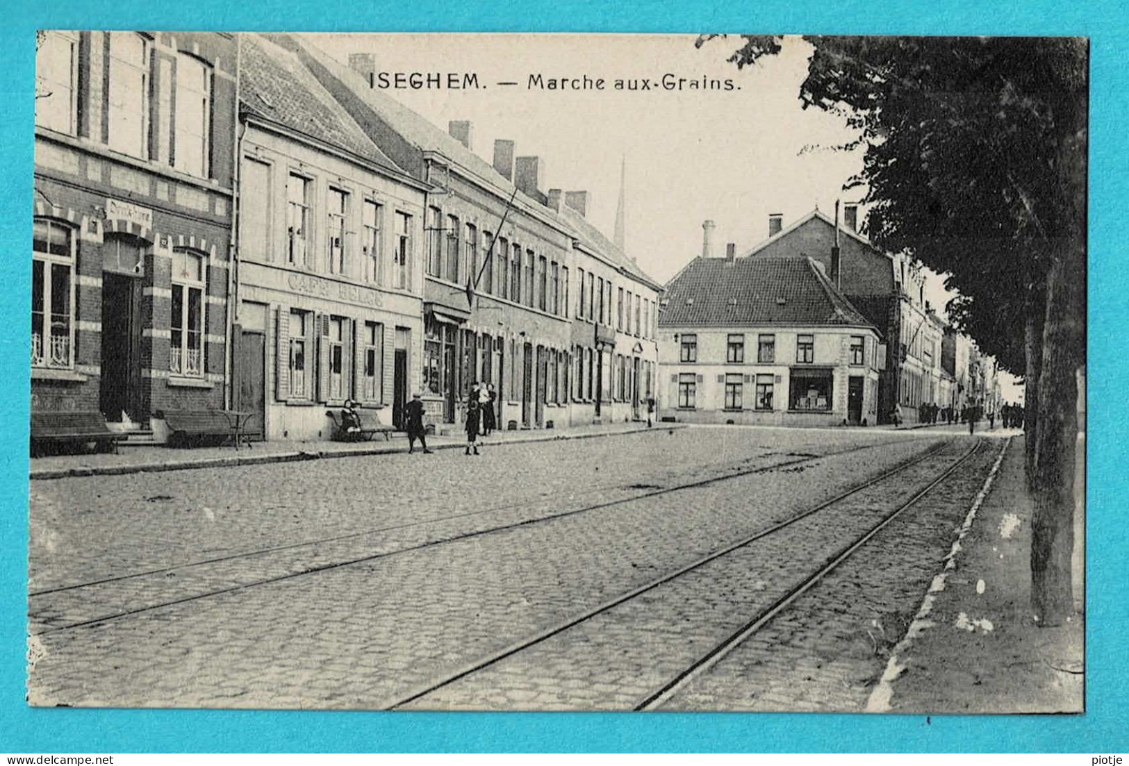 * Izegem - Iseghem (West Vlaanderen) * (Edit Strobbe - Hoornaert) Marché Aux Grains, Animée, Café Belge, Tramway, Old - Izegem