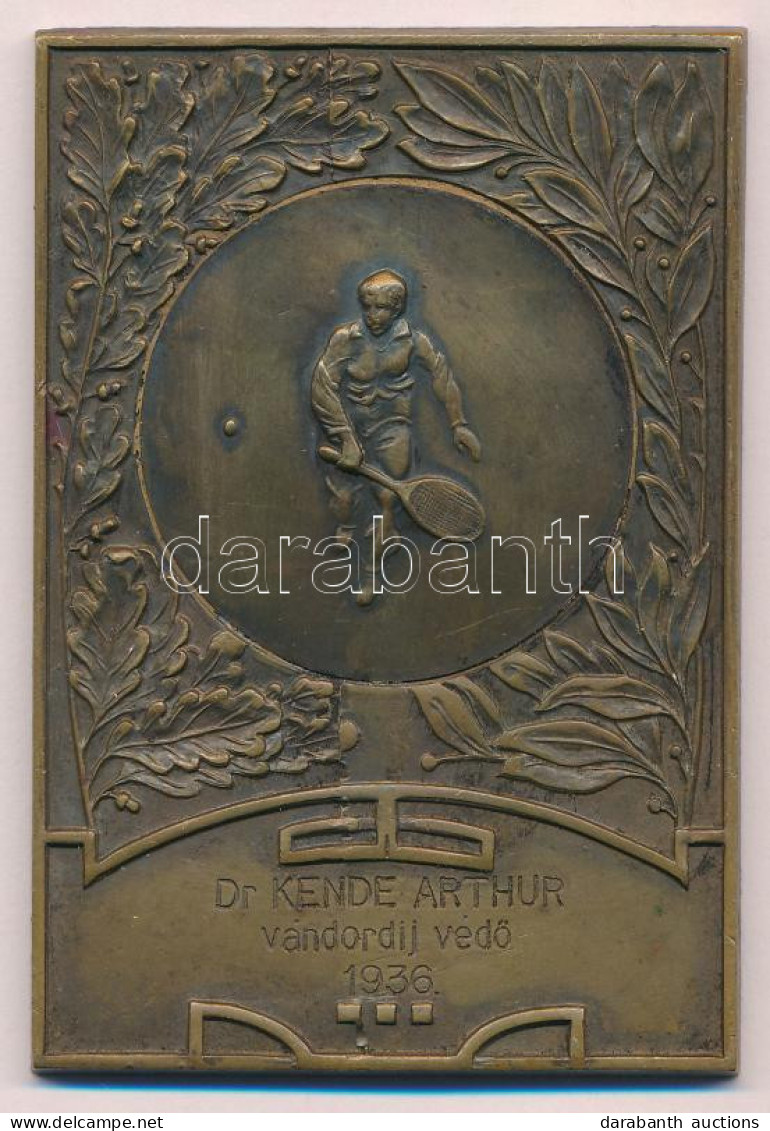 1936. "Dr. Kende Arthur Vándordíj Védő" Bronz Díjplakett (81x56mm) T:XF - Ohne Zuordnung