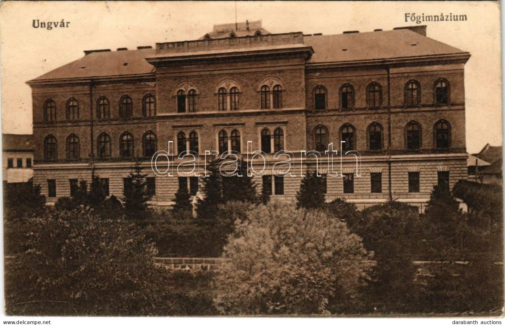 T2 1916 Ungvár, Uzshorod, Uzhhorod, Uzhorod; Főgimnázium. Vasúti Levelezőlapárusítás 2457. / School - Unclassified