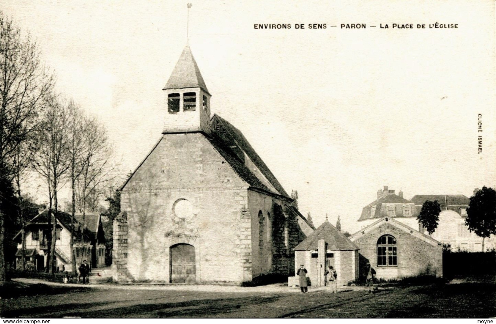 12989  -  Yonne - PARON  (environs De Sens) : La Place De L'Eglise Animée - Paron