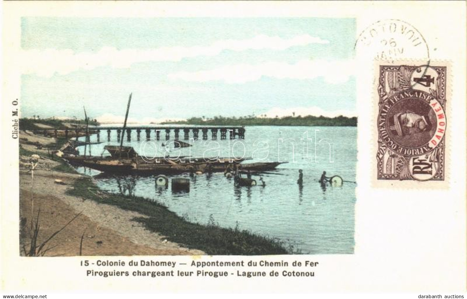 * T1 Cotonou, Appontement Du Chemin De Fer, Piroguiers Chargeant Leur Pirogue, Lagune / Lagoon, Barrels Transport On Pir - Unclassified