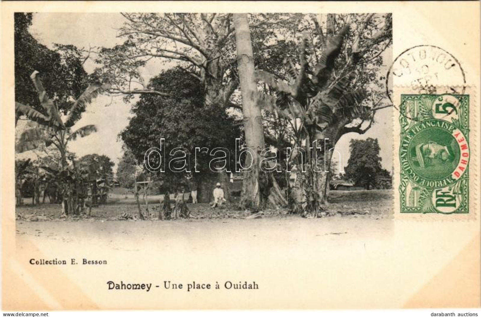 * T1 Ouidah, Whydah; Une Place / Resting Under The Trees - Non Classés