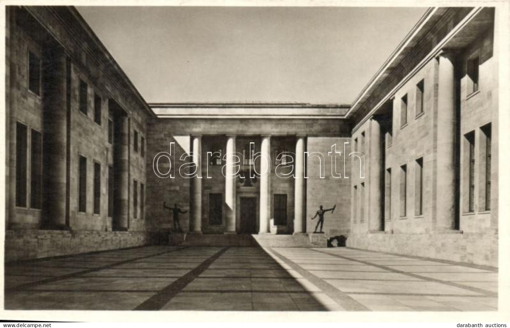 ** T2 Berlin, Ehrenhof Der Neuen Reichskanzlei, Architekt Albert Speer / Courtyard Of The Third Reich's New Chancellery, - Sin Clasificación