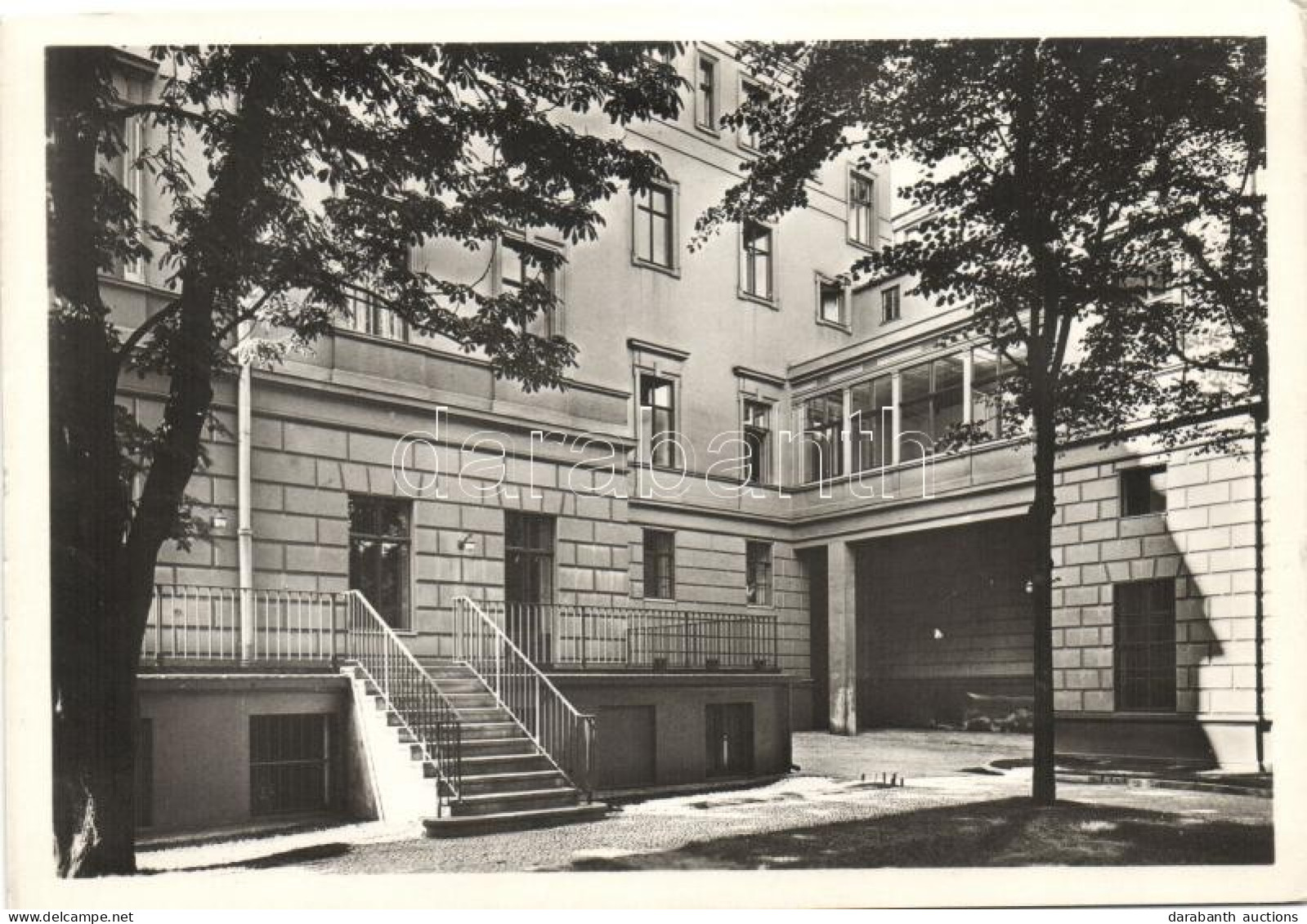 ** T2/T3 Berlin, Dorotheenstrasse 2., Collegium Hungaricum Courtyard, Hungarika (EK) - Non Classés