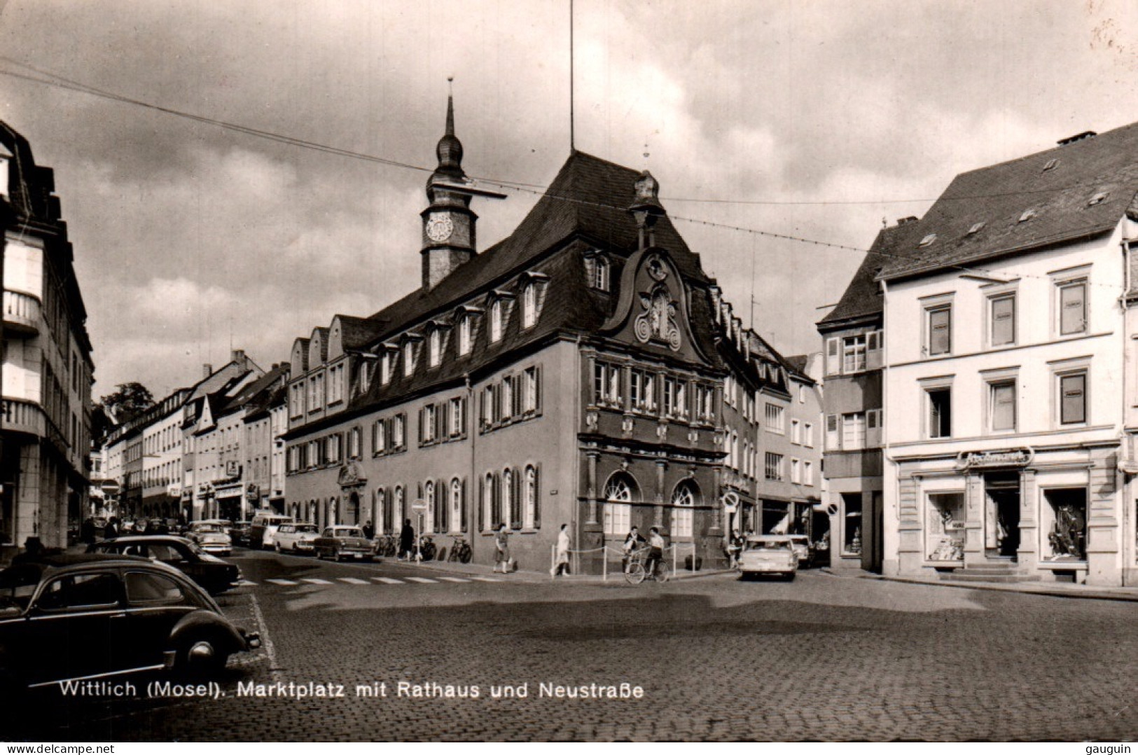 CPSM - WITTLICH - Markplatz Mit Rathaus Und Neustrasse (voitures VW Coccinelle) ...(format 9x14) - Wittlich