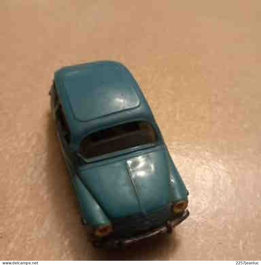 Fiat 600  Verte   1/43 Miniatures De Norev N : 61 - Norev