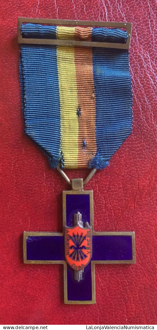 España Medalla Guerra Civil Cruz De Voluntarios División Flechas Azules - Other & Unclassified