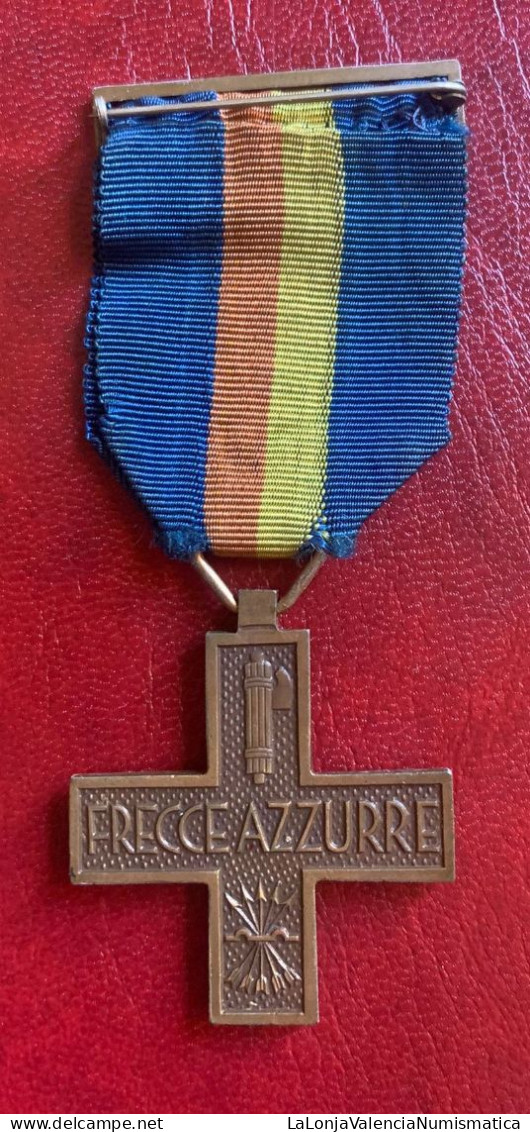 España Medalla Guerra Civil Cruz De Voluntarios División Flechas Azules - Sonstige & Ohne Zuordnung