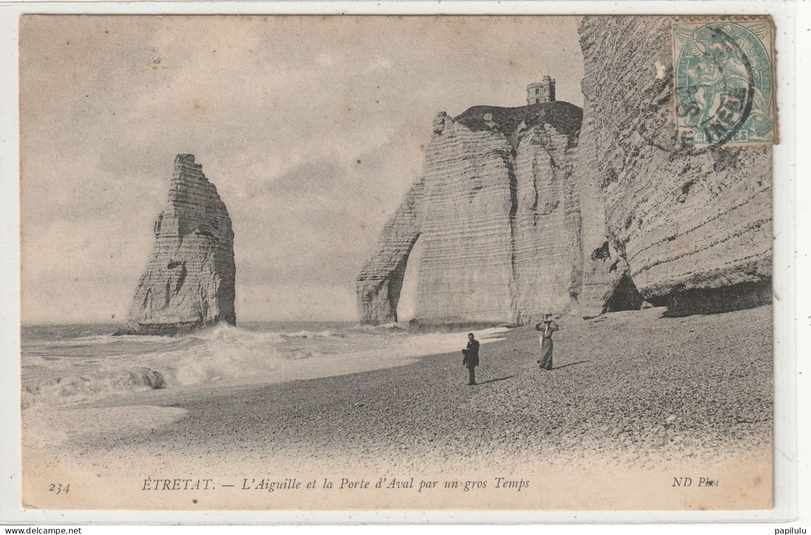 118 DEPT 76 : édit. N D N° 234 : Etretat L'Aiguille Et La Porte D'Aval Par Gros Temps - Etretat