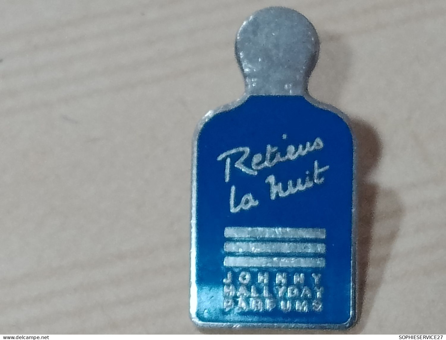 T1 // PIN'S / RETIENS LA NUIT / PARFUM JOHNNY HALLYDAY - Perfume