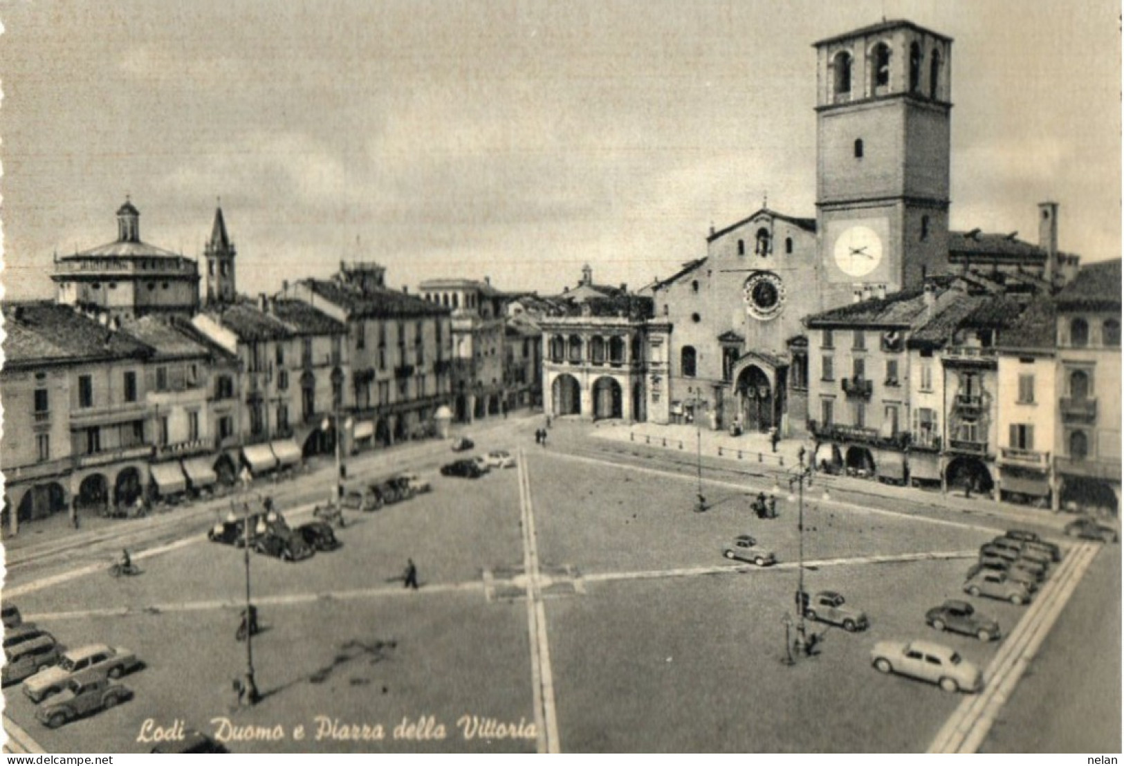 LODI - DUOMO E PIAZZA DELLA VITTORIA - F.G.- N.V. - Lodi