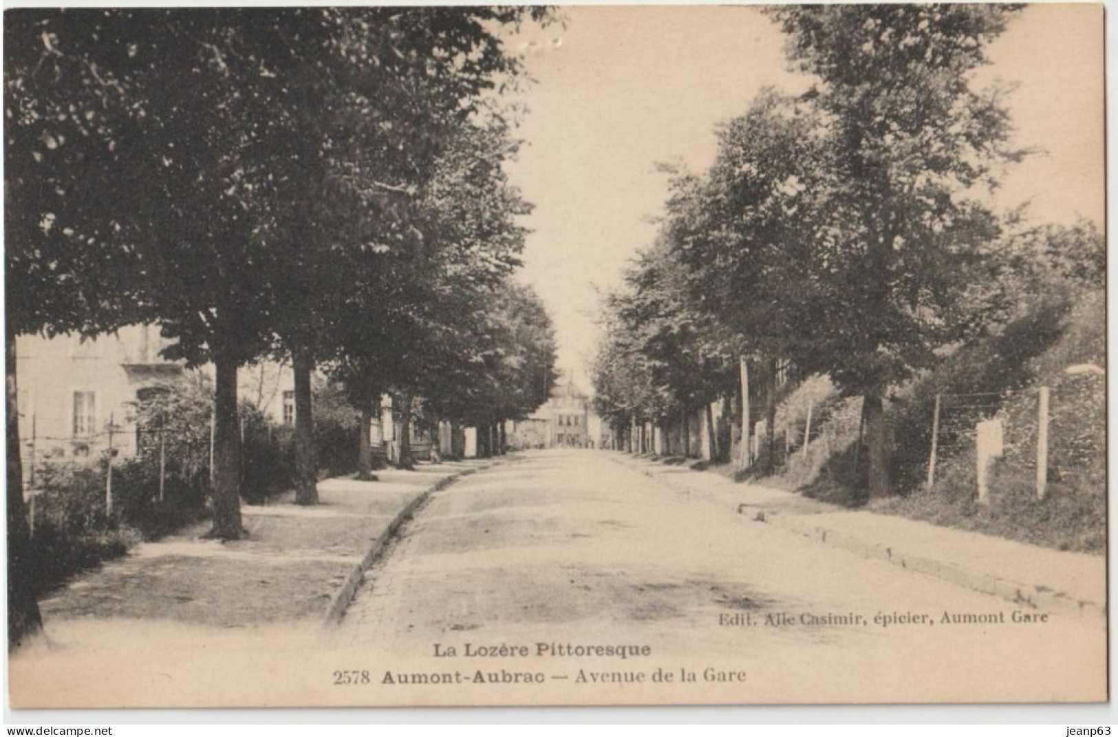 2578  AUMONT-AUBRAC - Avenue De La Gare - Aumont Aubrac