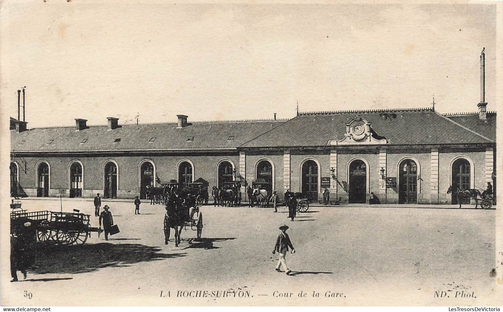 FRANCE - La Roche-sur-Yon - Cour De La Gare - Carte Postale Ancienne - La Roche Sur Yon