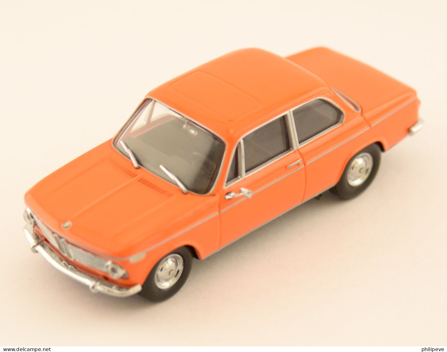 BMW 2002 - SCHUCO 1:43 - Schuco