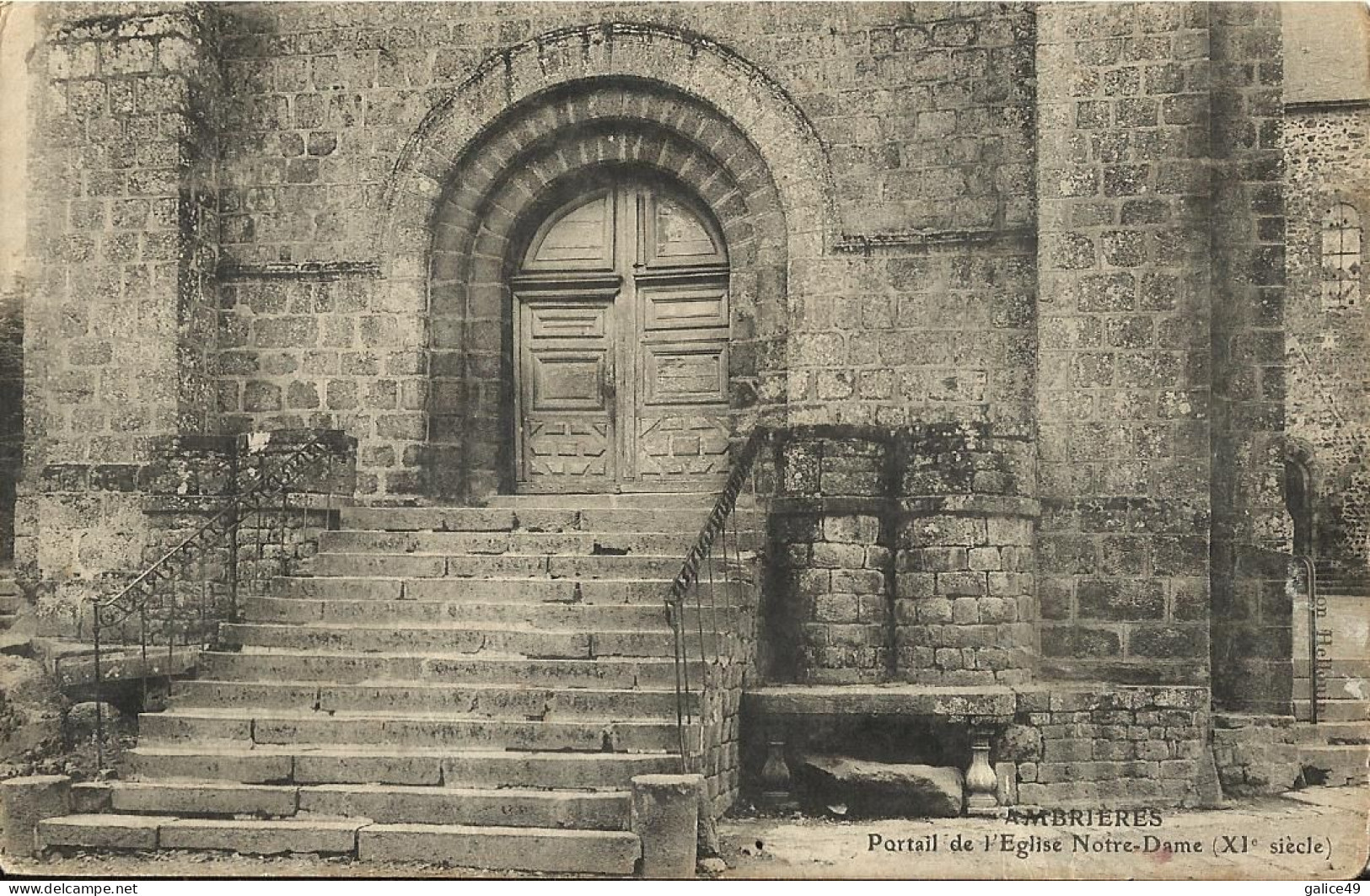 1929 Ambrières - Portail De L'Eglise Notre Dame - Ambrieres Les Vallees