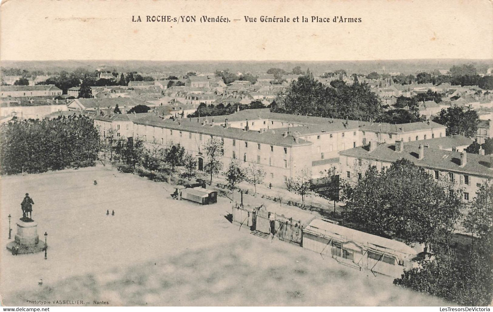 FRANCE - La Roche Sur Yon - Vue Générale De La Ville Et La Place D'Armes - Carte Postale Ancienne - La Roche Sur Yon