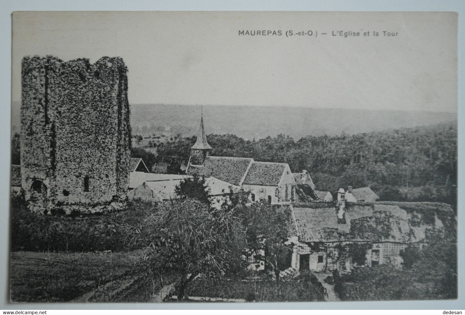 Cpa MAUREPAS L'église Et La Tour - TER27 - Maurepas