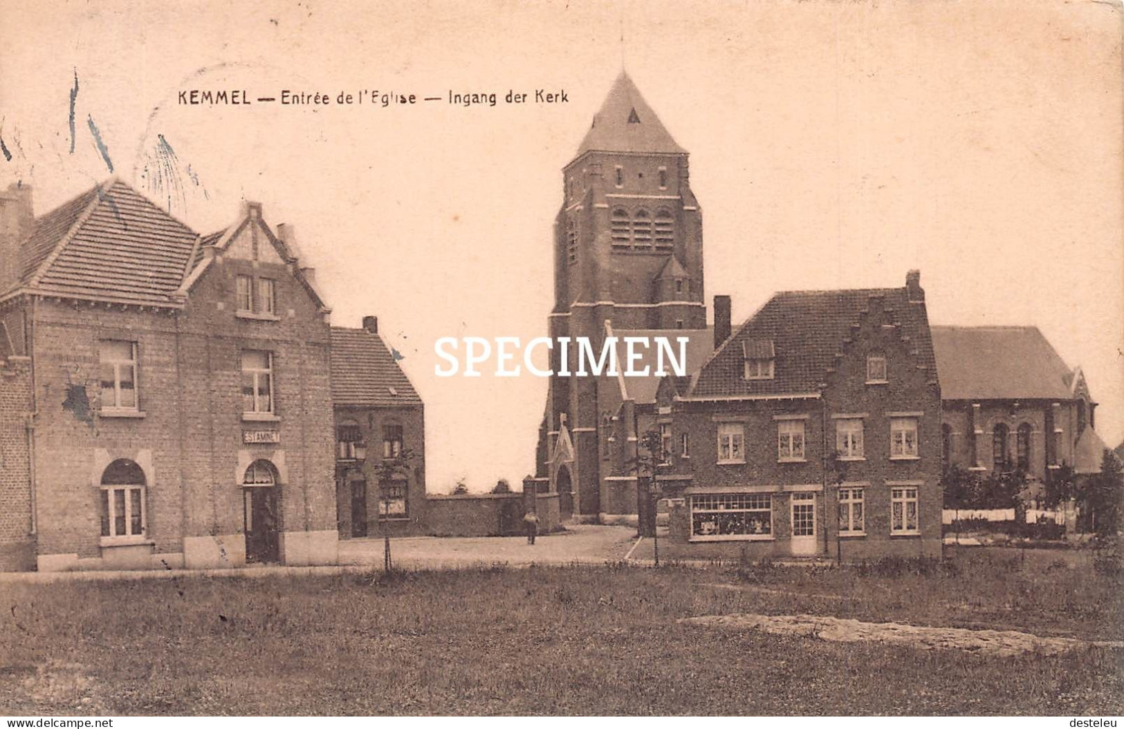 Ingang Der Kerk -  Kemmel - Heuvelland