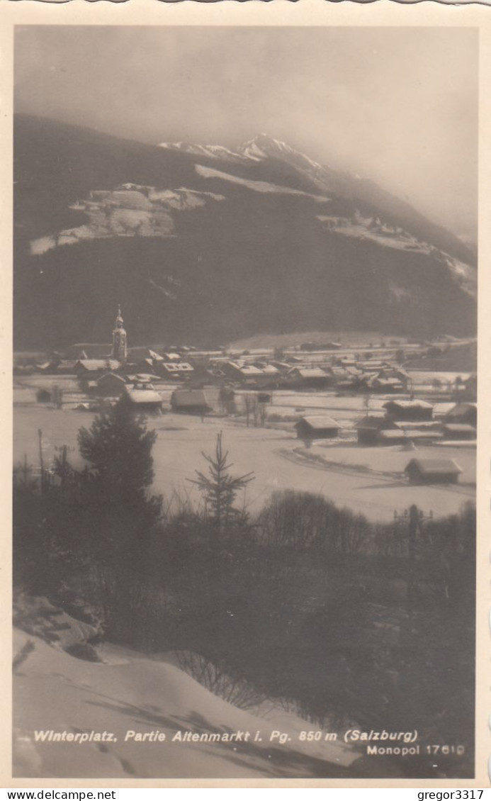 D7650) Winterplatz PARTIE ALTENMARKT Im Pongau - Salzburg -  ALT . Verschneite Ansicht Gegen Häuser U. Kirche - Altenmarkt Im Pongau