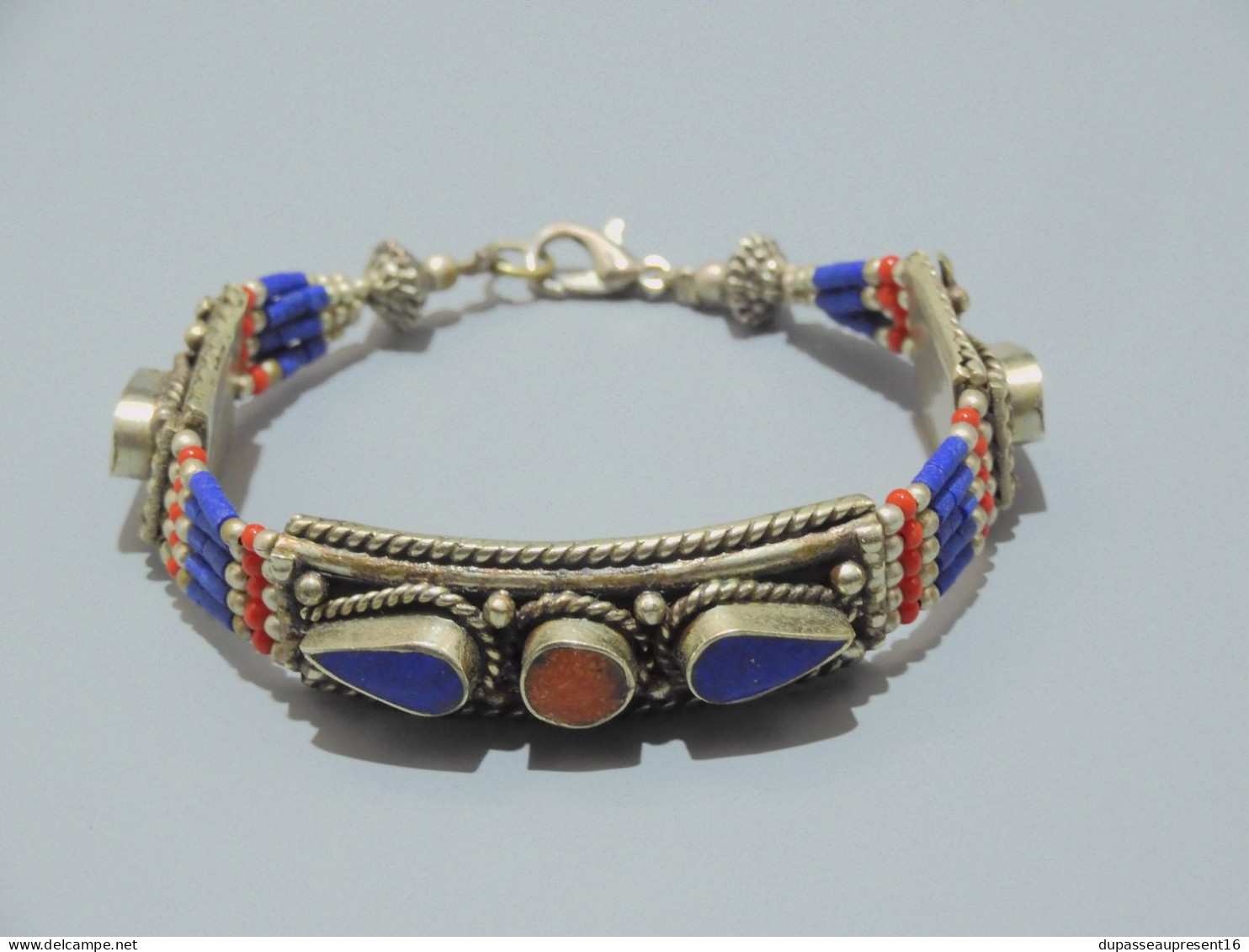 -JOLI ANCIEN BRACELET FANTAISIE Argenté Et Résine Ou émail ORIENT BIJOU   E - Armbänder