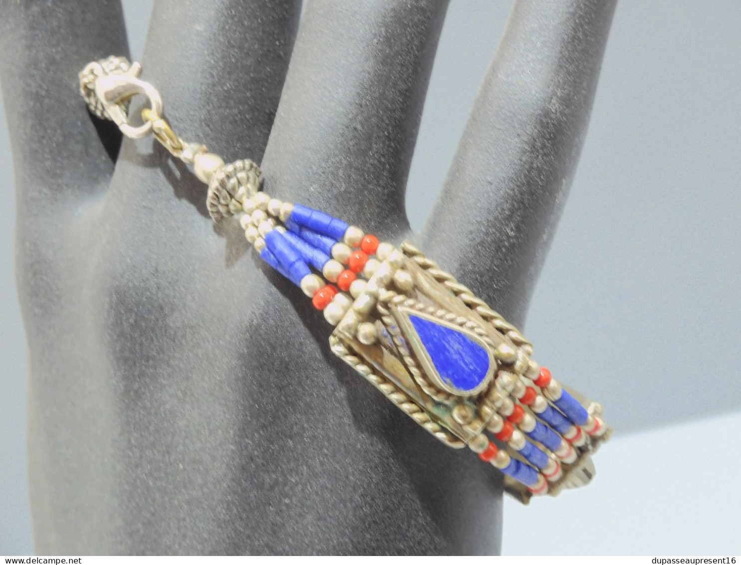 -JOLI ANCIEN BRACELET FANTAISIE Argenté Et Résine Ou émail ORIENT BIJOU   E - Bracelets