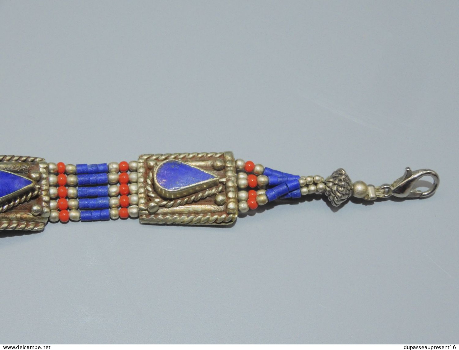 -JOLI ANCIEN BRACELET FANTAISIE Argenté et Résine ou émail ORIENT BIJOU   E