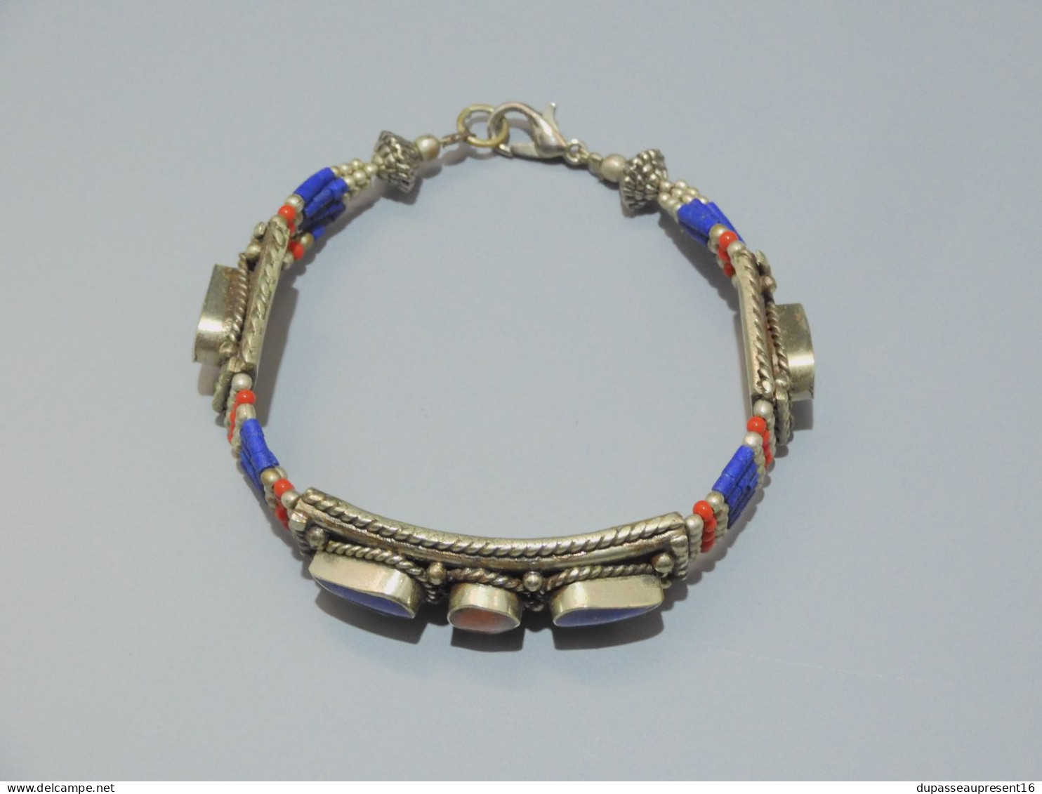 -JOLI ANCIEN BRACELET FANTAISIE Argenté et Résine ou émail ORIENT BIJOU   E