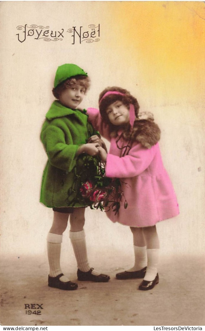 FÊTES ET VOEUX - Joyeux Noël - Deux Enfants Avec Un Bouquet De Fleurs - Carte Postale Ancienne - Sonstige & Ohne Zuordnung
