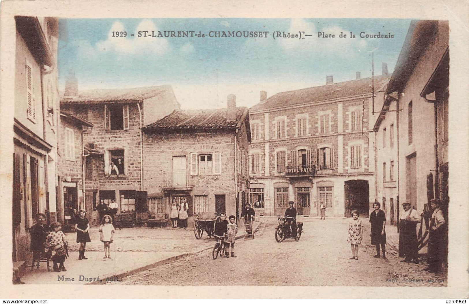 SAINT-LAURENT-de-CHAMOUSSET (Rhône) - Place De La Courdenie - Voyagé 1933 (2 Scans) Percepteur Place Ollier, Les Vans 07 - Saint-Laurent-de-Chamousset