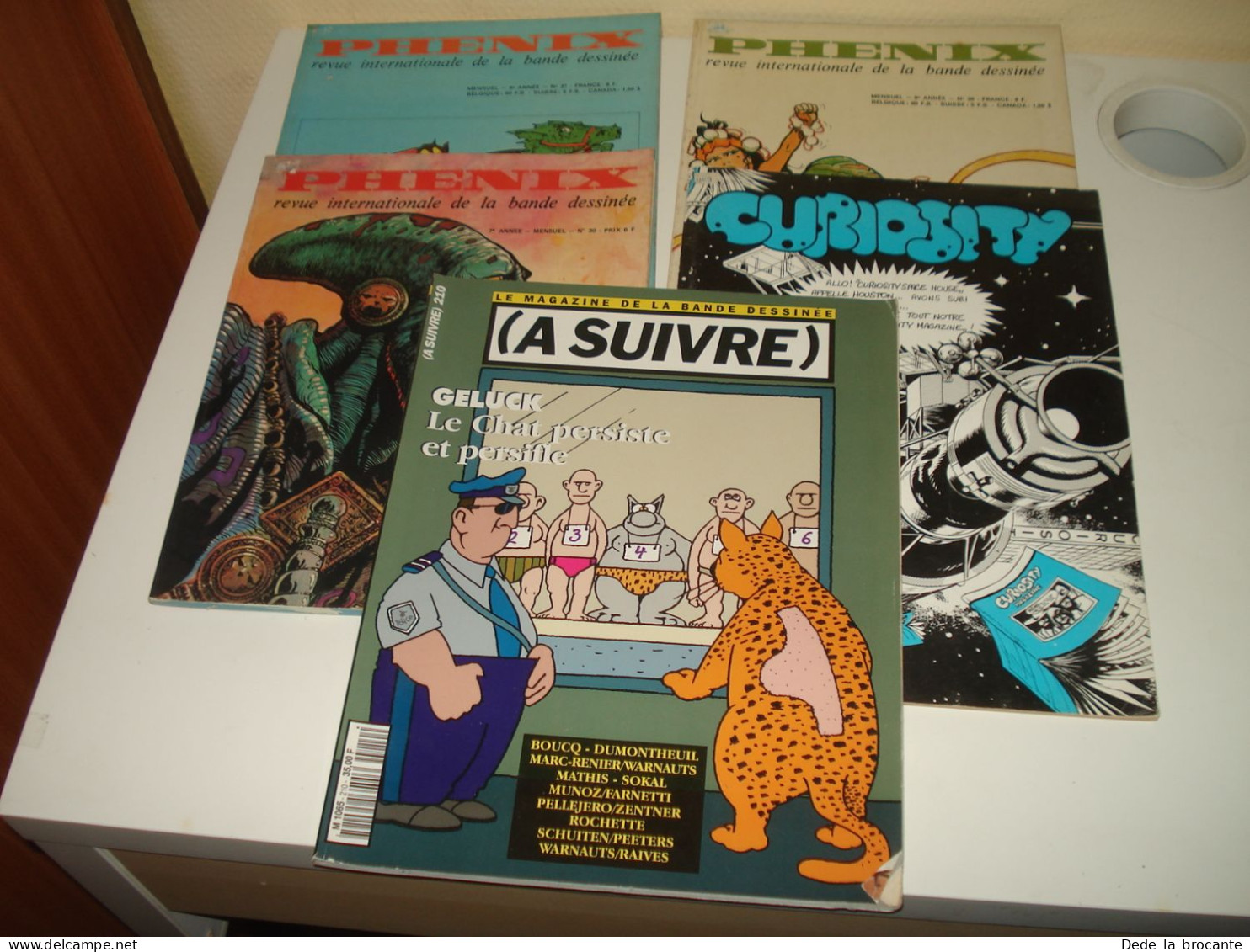 C48 / Lot De 5 Revues BDs  - Phenix 30 , 36 , 37 - Curiosity  15 - A Suivre 210 - A Suivre