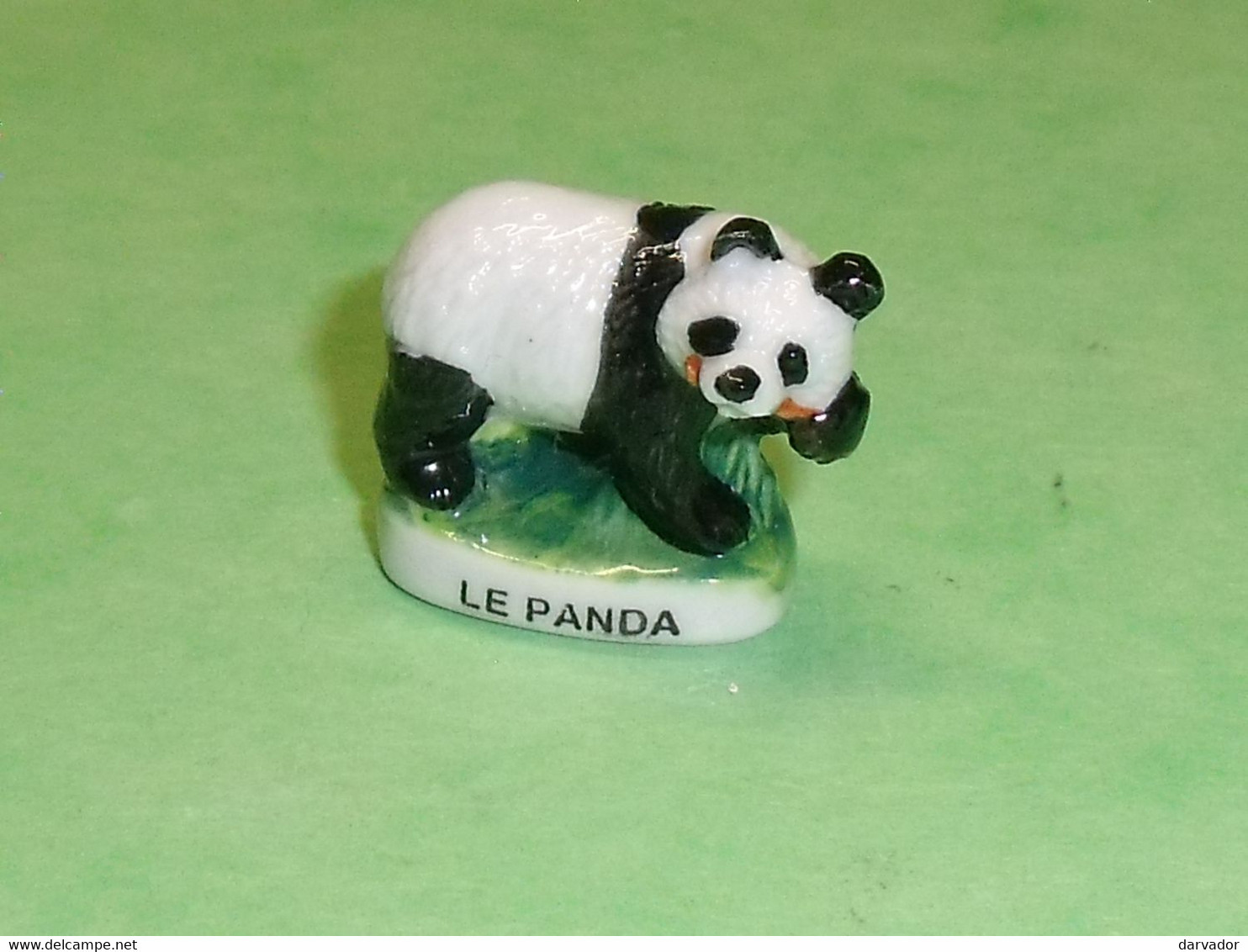 Fèves / Fève / Animaux : Le Panda     T176 - Tiere