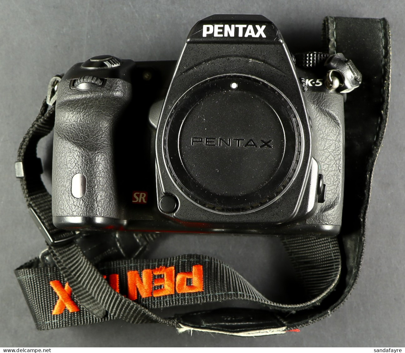 PENTAX K-5. A Pentax Model K-5, Comes In Box Which Includes; Owner's Manual, Battery, Battery Charger, View Finder Scrat - Andere & Zonder Classificatie