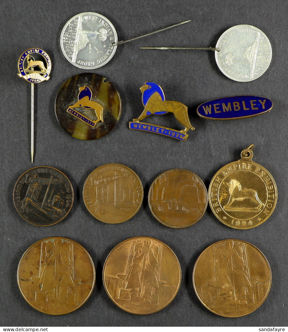 WEMBLEY EXHIBITION 1924 - 1925 Collection Of Tokens, Medalions & Enameled Pins (13 Items) - Autres & Non Classés
