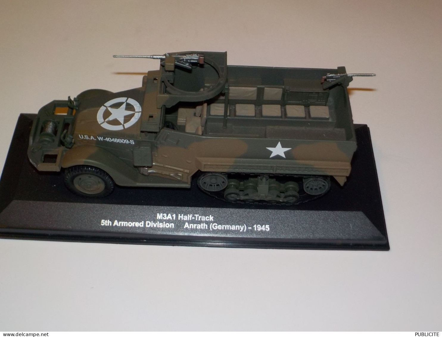 Miniature 1/43 M3a1 Half Track 1945 - Militares