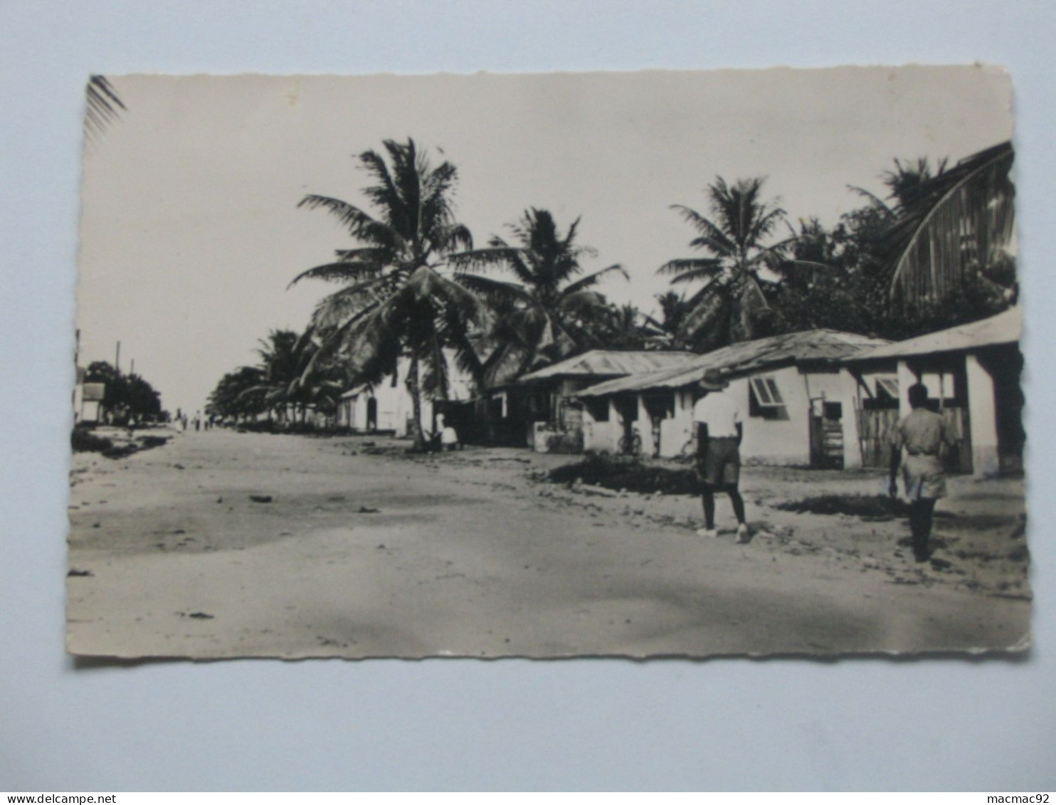 Pointe Noire (Moyen Congo) Village Africain   **** EN ACHAT IMMEDIAT **** - Pointe-Noire