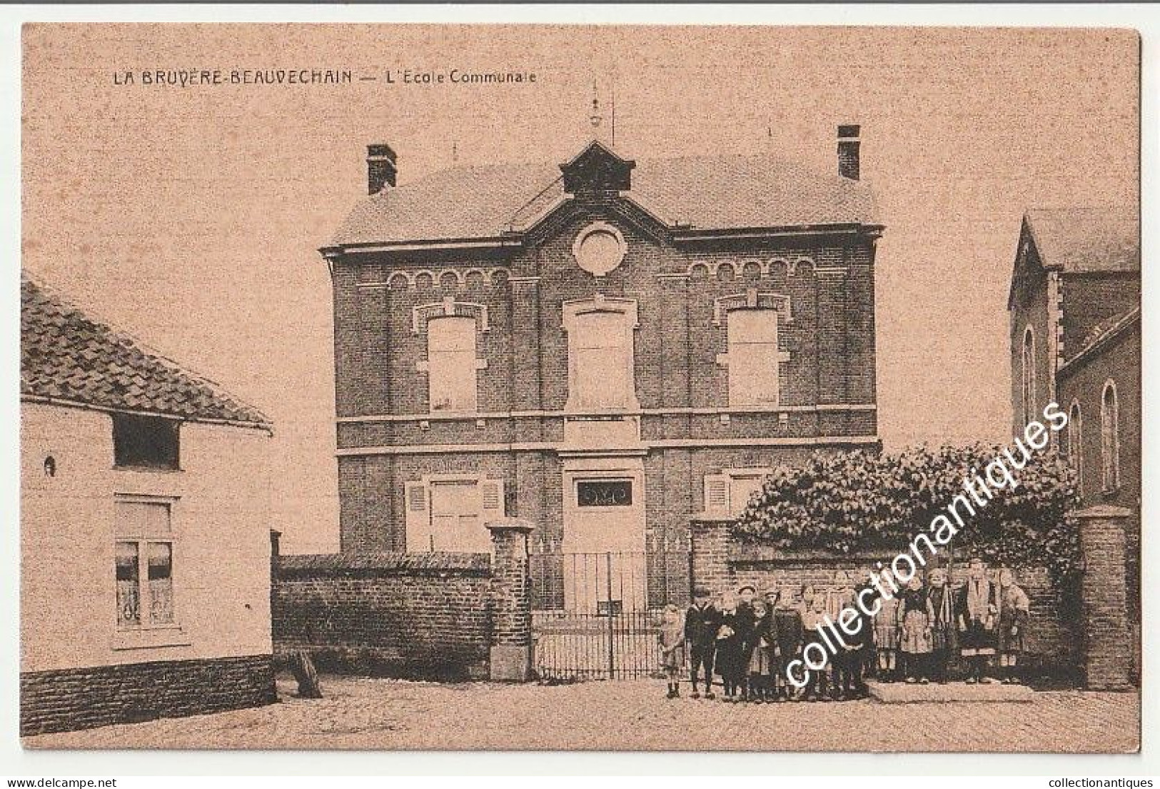 CPA La Bruyère Beauvechain - L'école Communale - Circulée 1937 - Divisée - Edit J. Rosseels-Henry - Cachet Beauvechain - Beauvechain