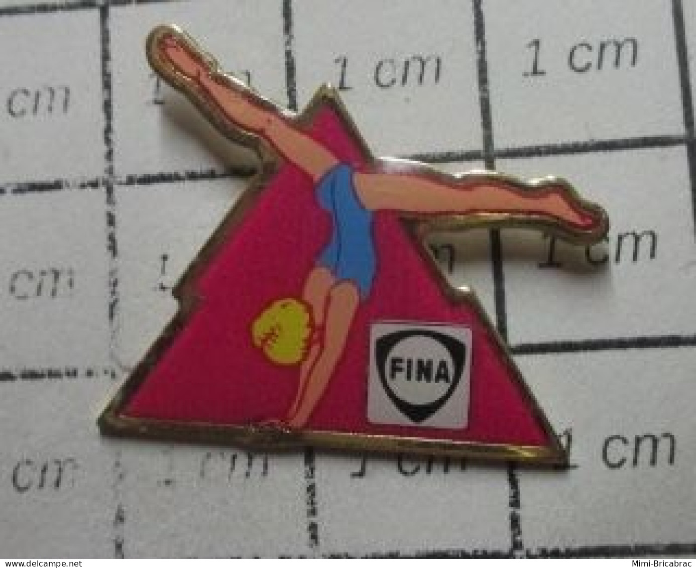 2322 Pin's Pins / Beau Et Rare / SPORTS / FINA GYMNASTIQUE FEMININE - Gymnastik