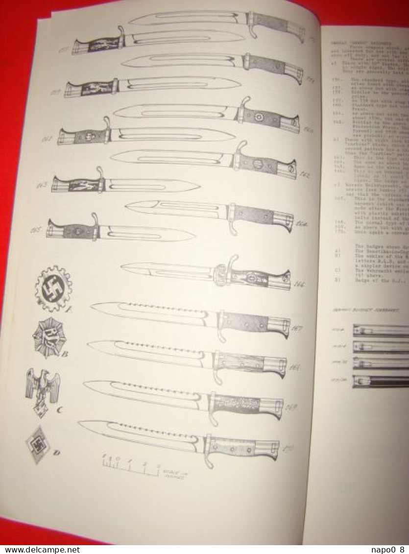 A PRIMER OF WORLD BAYONETS " Further Knife Sabre & Sosket Bayonets "  John Walter & Gordon Hughes - Anglais