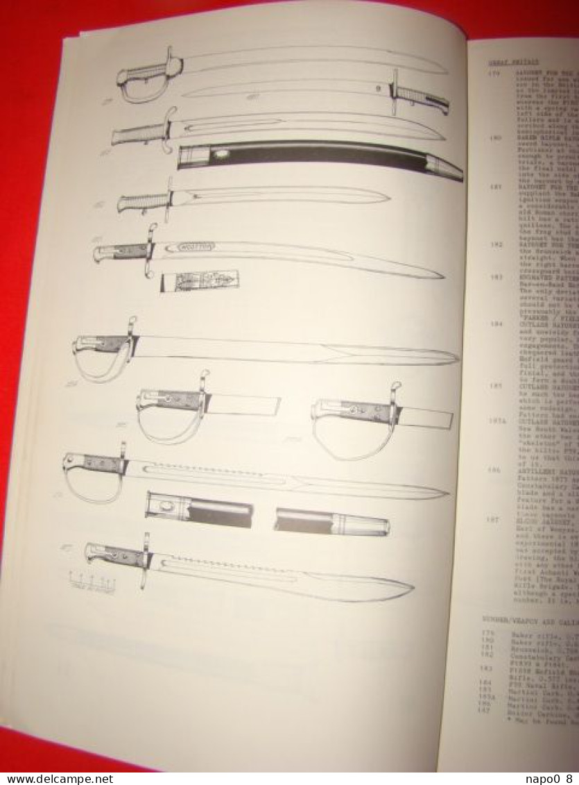 A PRIMER OF WORLD BAYONETS " further knife sabre & sosket bayonets "  John Walter & Gordon Hughes