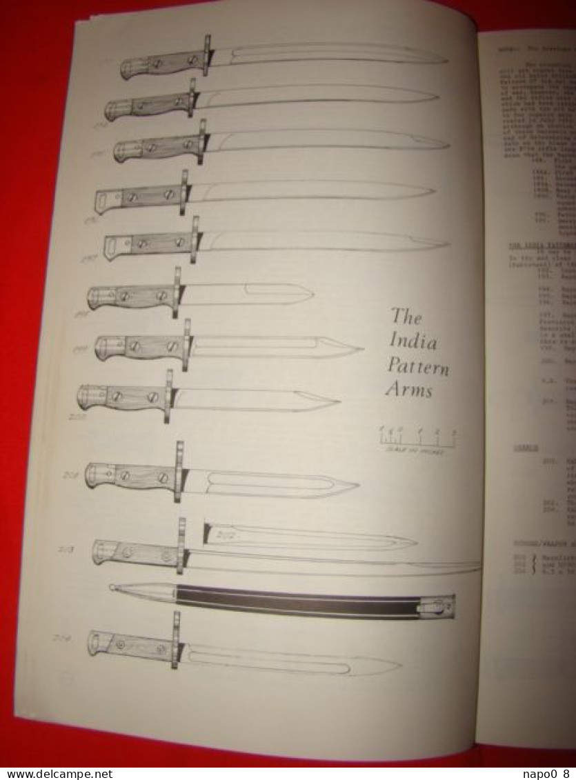 A PRIMER OF WORLD BAYONETS " further knife sabre & sosket bayonets "  John Walter & Gordon Hughes