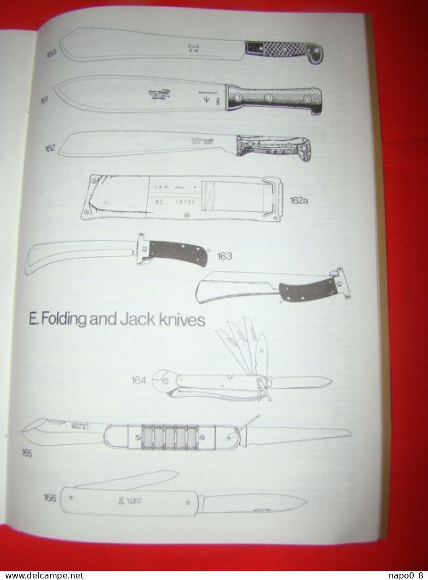 A PRIMER MILITARY KNIVES " eurropean & americn combat trench & utility knves " par Gordon Hugues & Barry Jenkins vol.2