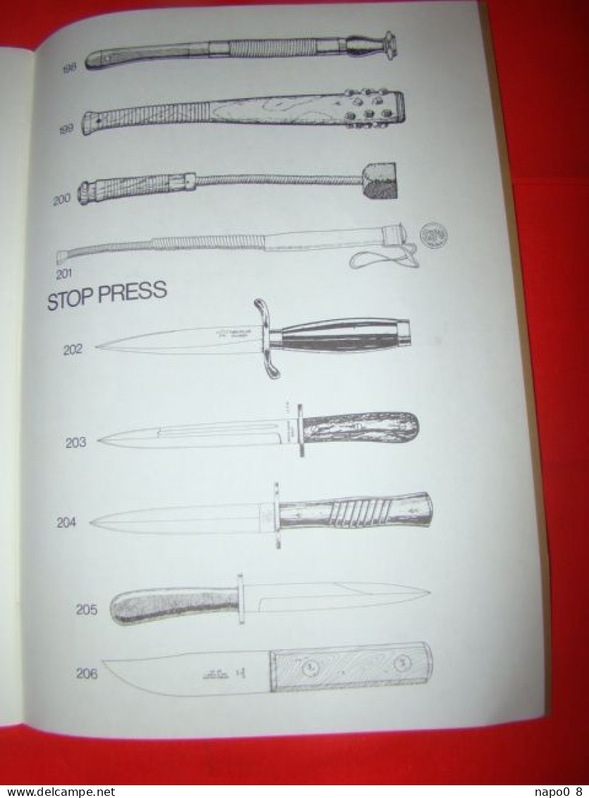 A PRIMER MILITARY KNIVES " eurropean & americn combat trench & utility knves " par Gordon Hugues & Barry Jenkins vol.2