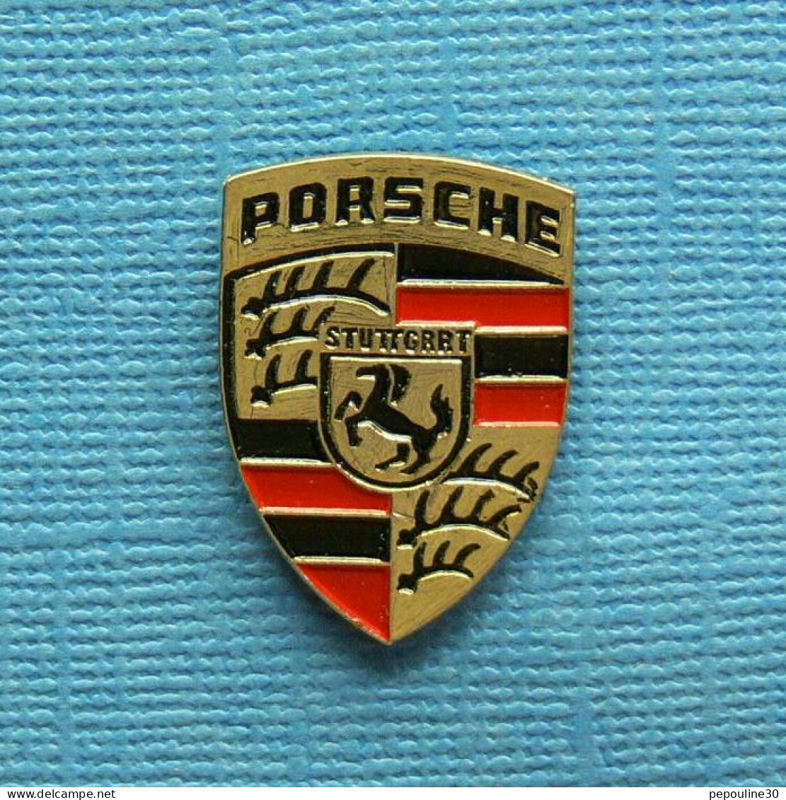 1 PIN'S /  ** LOGO / PORSCHE STUTTGART ** - Porsche