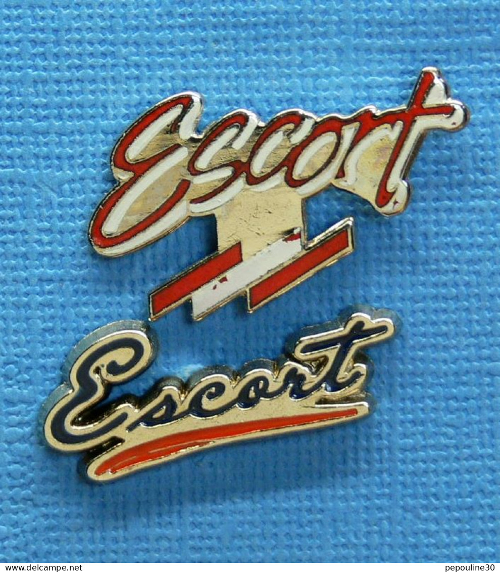 2 PIN'S /  ** LOGO / FORD ESCORT / 2 DIFFÉRENTS ** - Ford